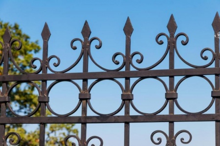 Choisir des grilles de cl&ocirc;ture &agrave; Bucy-le-Long : guide pratique